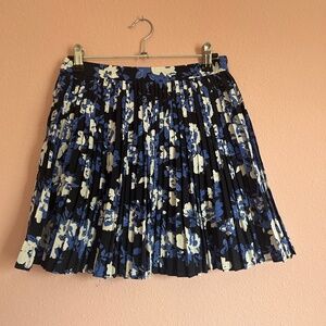 Pleated navy blue white mini skirt Jack Wills 4